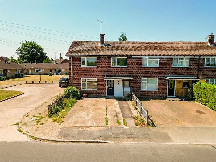 3 Bedroom End Of Terrace House For Sale In Chaloner Place, Aylesbury, HP21