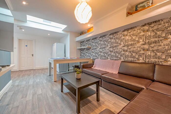 5 Bedroom Semi-Detached House To Rent In Talbot, Road, Manchester, M14