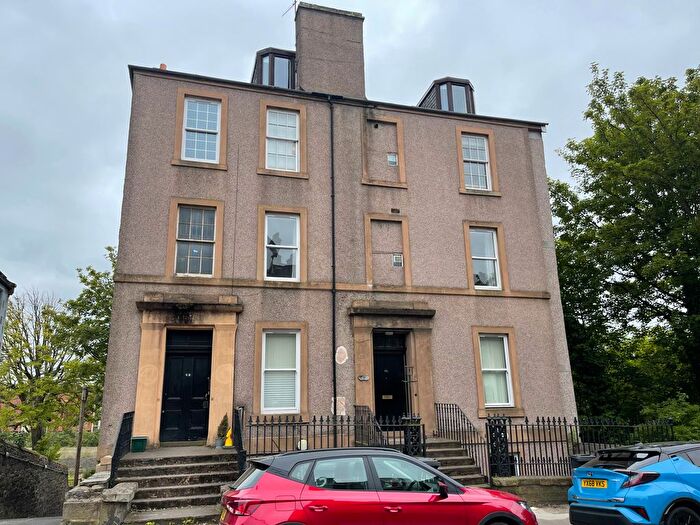 2 Bedroom Flat To Rent In Roseangle, Dundee, DD1