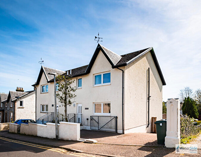 3 Bedroom Town House For Sale In Stewart Street, Kirn, Dunoon, PA23