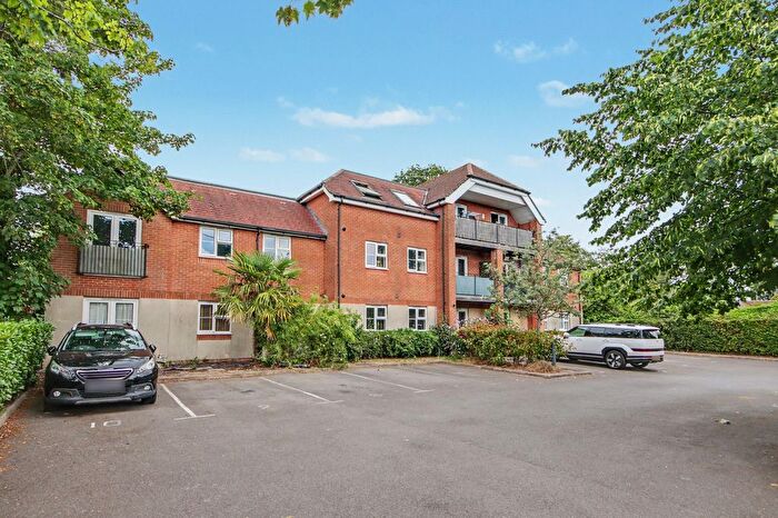 1 Bedroom Flat For Sale In Thornhill Park Road, Thornhill Park, SO18
