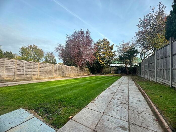 2 Bedroom Flat To Rent In Lower Ground Flat, Bengeworth Road, Harrow, HA1