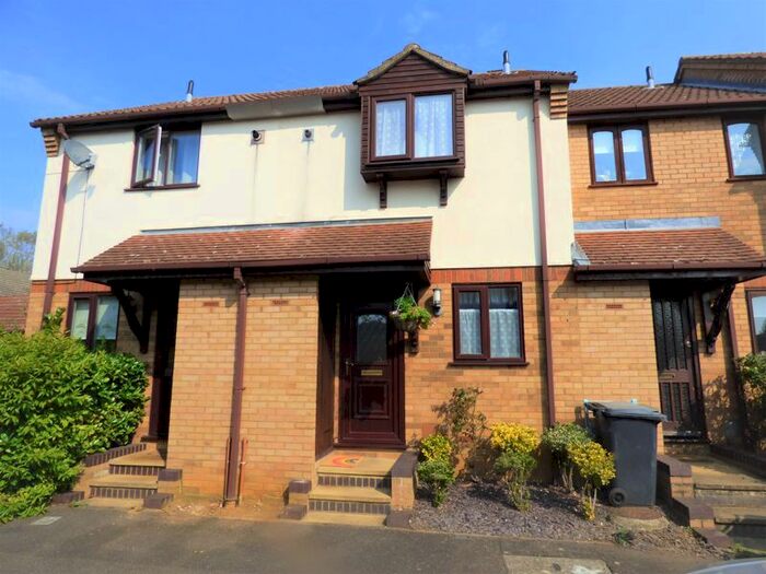 2 Bedroom Town House To Rent In Woodpecker Way, East Hunsbury, Northampton, NN4