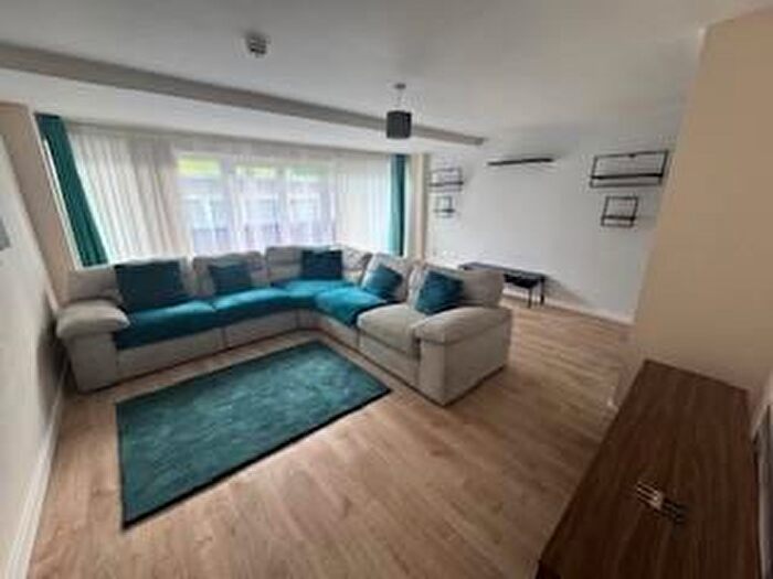 2 Bedroom Property To Rent In Concord Street, Leeds, LS2