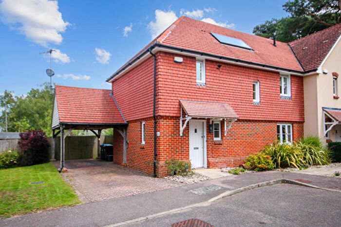 3 Bedroom Semi-Detached House For Sale In Springfield Gardens, Felbridge, Surrey, RH19