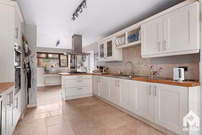 6 Bedroom Detached House For Sale In Greet Road, Winchcombe, GL54