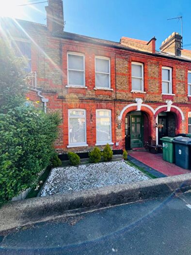 2 Bedroom Maisonette To Rent In Badlis Road, Walthamstow, E17