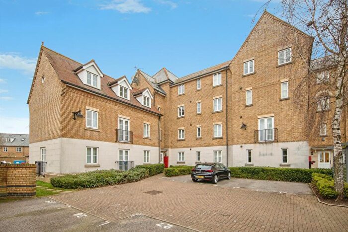 2 Bedroom Apartment For Sale In Alnesbourn Crescent, Ipswich, IP3