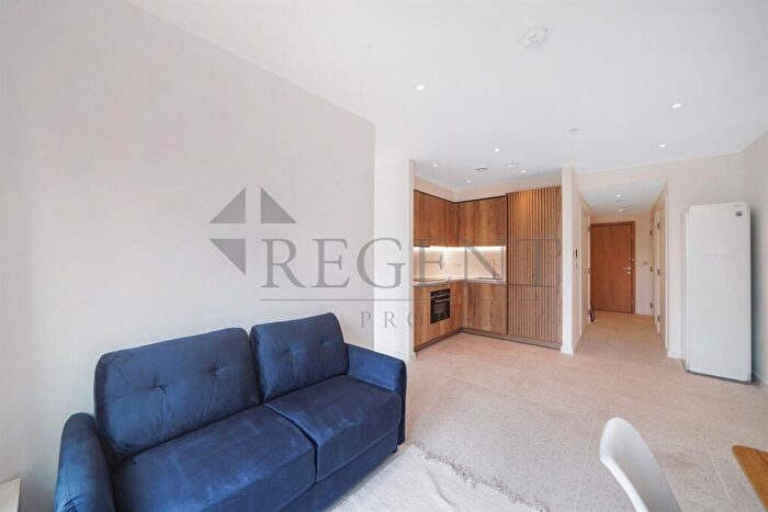 1 Bedroom Apartment To Rent In Jacquard Point, Tapestry Way, E1