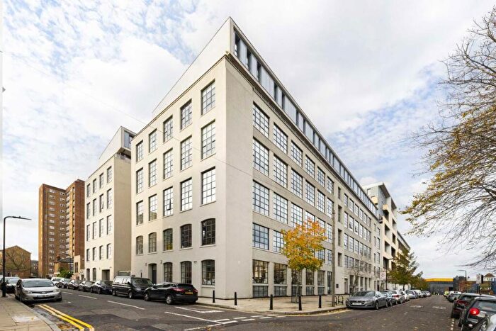 2 Bedroom Flat For Sale In Chatham Place, Hackney, E9