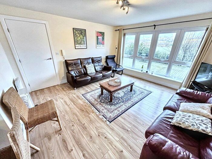 2 Bedroom Apartment For Sale In North West Side, Gateshead, Tyne And Wear, NE8