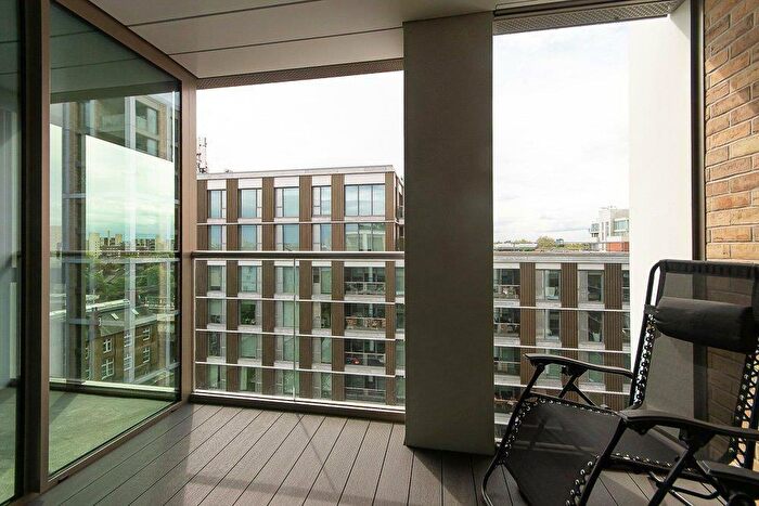 1 Bedroom Apartment To Rent In Kensington House, Palmer Road, London, SW11