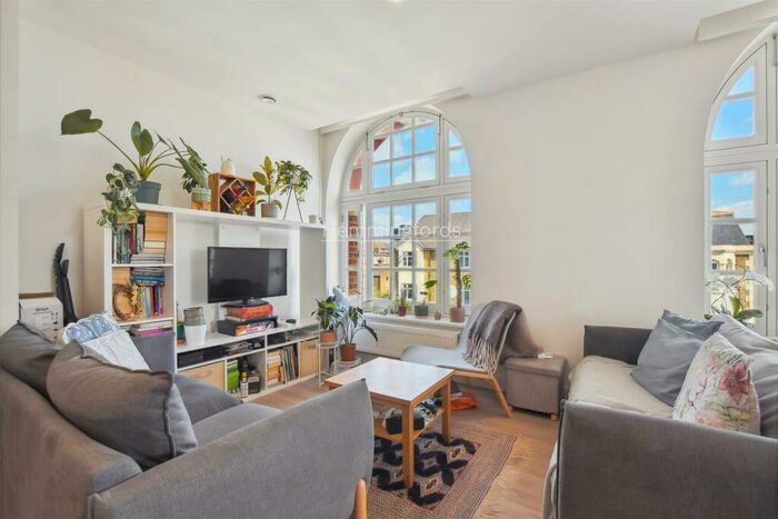 1 Bedroom Apartment To Rent In Cambridge House, Wood Green, N22