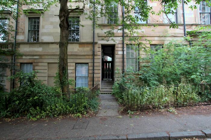 3 Bedroom Flat To Rent In Glasgow Street, Hillhead, Glasgow, G12