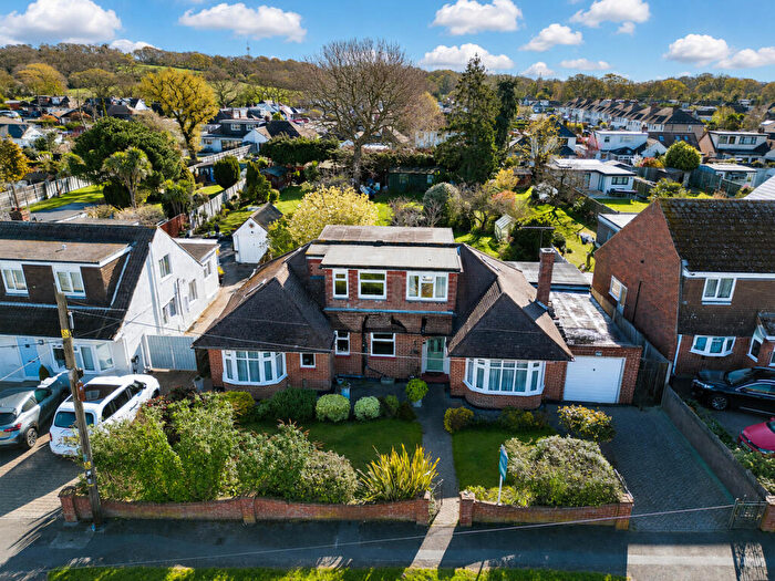 5 Bedroom Detached House For Sale In Broad Way, Hockley, SS5