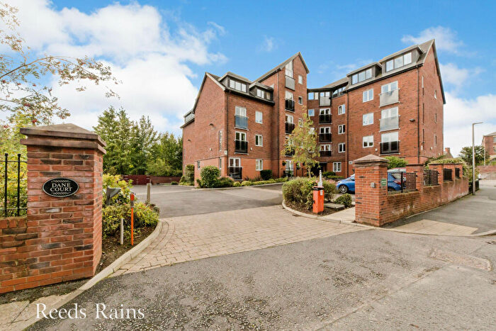 2 Bedroom Apartment For Sale In Mill Green, Congleton, Cheshire, CW12