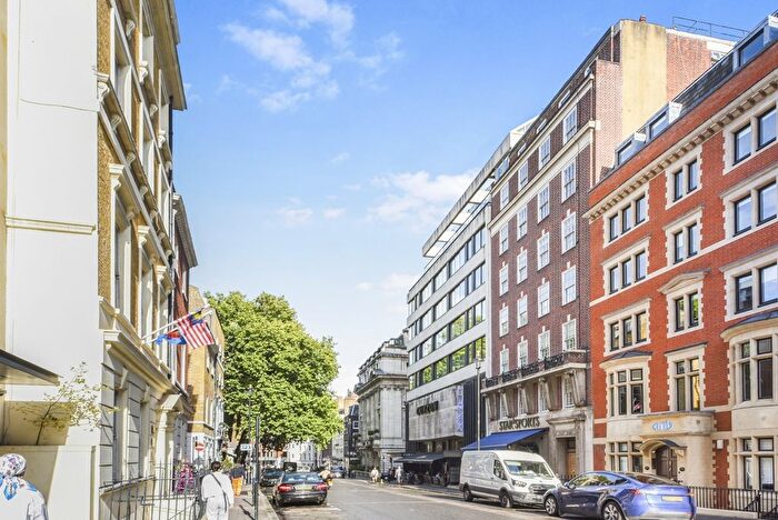 3 Bedroom Flat To Rent In Curzon Street, London, W1J