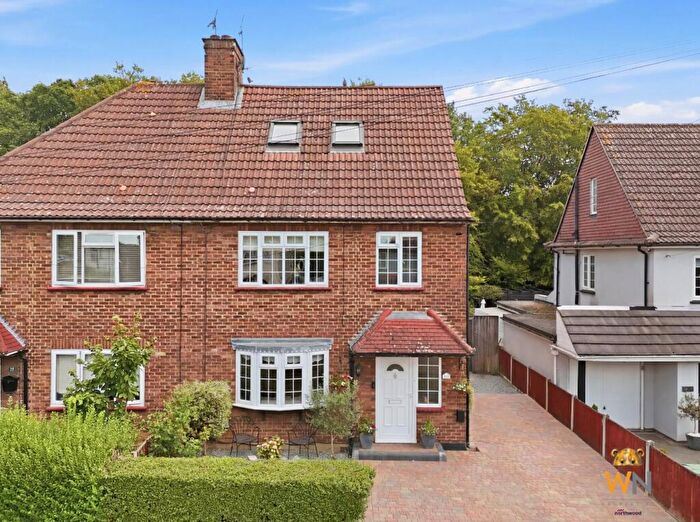 5 Bedroom Semi-Detached House For Sale In Beech Avenue, Brentwood, CM13