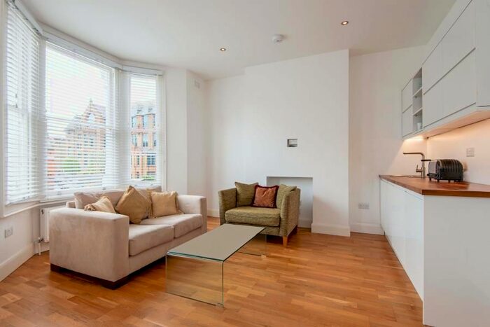 2 Bedroom Flat To Rent In Saltram Crescent, London, W9