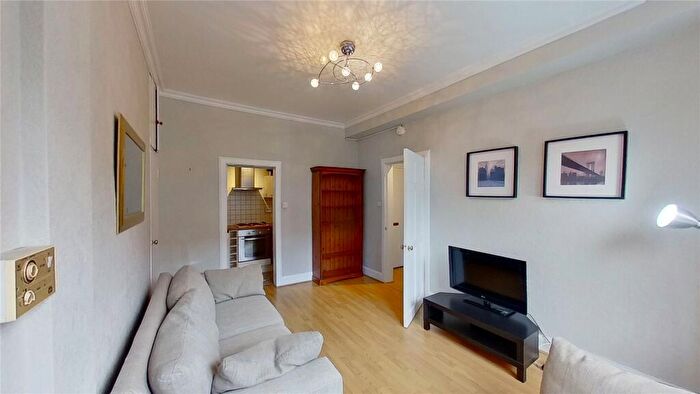 1 Bedroom Flat To Rent In St Peter's Place, Edinburgh, EH3
