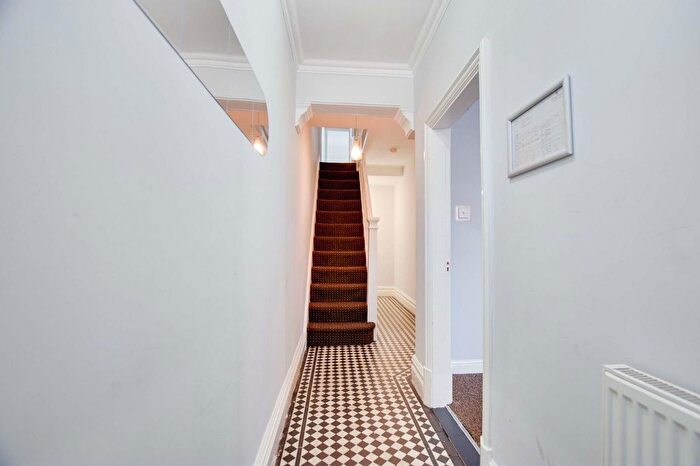 5 Bedroom End Terrace House For Sale In Landseer Road, Clarendon Park, Leicester, LE2