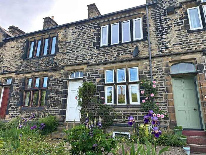 2 Bedroom Property To Rent In Holdsworth Terrace, Halifax, HX1