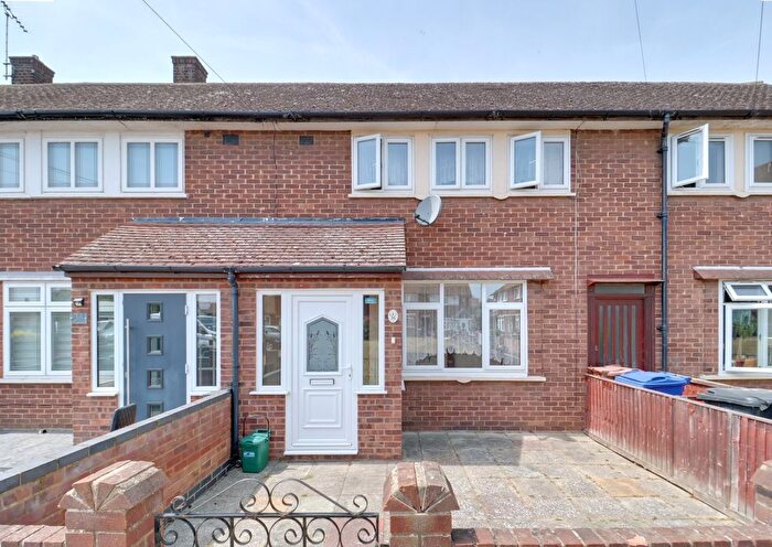 2 Bedroom Terraced House For Sale In Fortin Close, South Ockendon, RM15
