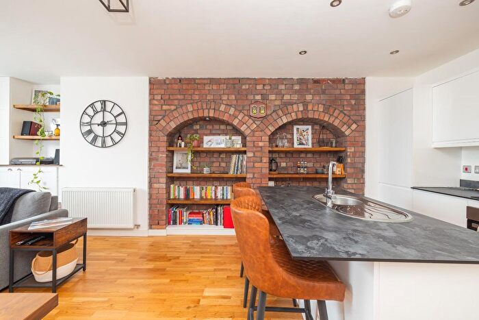 2 Bedroom Flat For Sale In Redcatch Road, Knowle, BS4