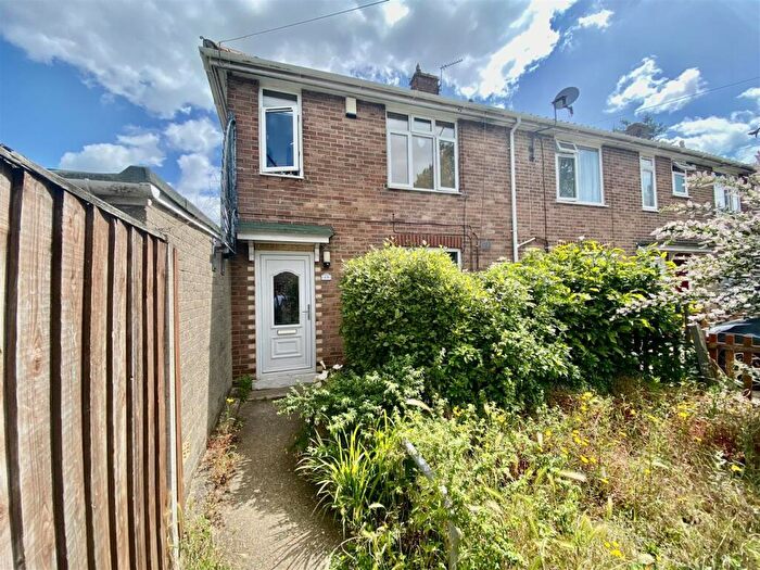4 Bedroom Semi-Detached House To Rent In Cadge Close, NR5
