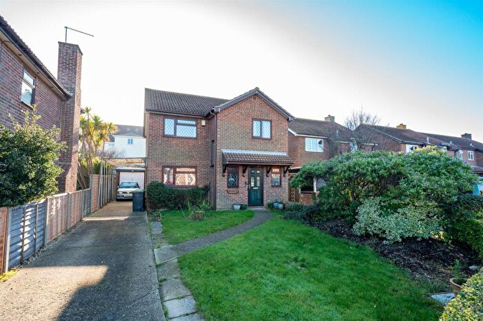 4 Bedroom House To Rent In The Sanderlings, Hayling Island, PO11