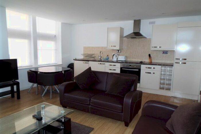 1 Bedroom Flat To Rent In Moorland Road, Cardiff, CF24