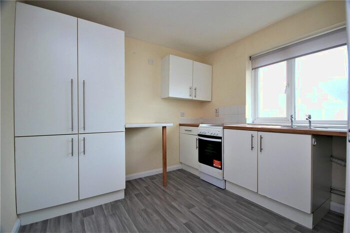 1 Bedroom Flat To Rent In South Street, Lancing, West Sussex, BN15