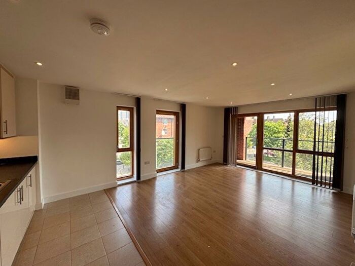 2 Bedroom Flat To Rent In Melbway House, Meadow Row, London, SE1