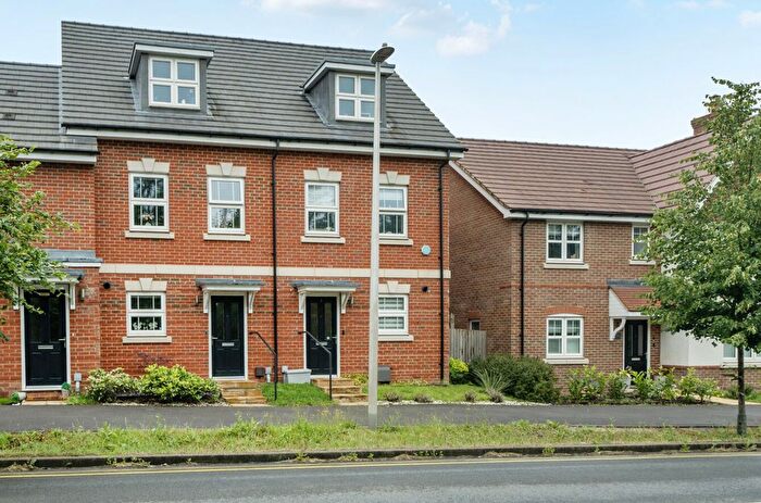 3 Bedroom End Of Terrace House For Sale In Stokes Path, Wokingham, Berkshire, RG40