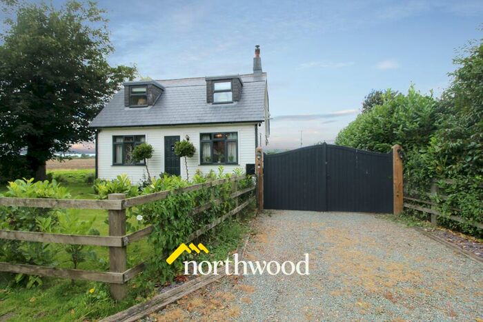 4 Bedroom Character Property For Sale In Thorne Road, Sandtoft, Doncaster, DN8