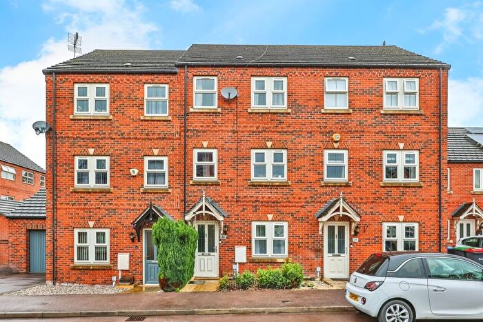 4 Bedroom Town House For Sale In Bakewell Lane, Hucknall, Nottingham, NG15