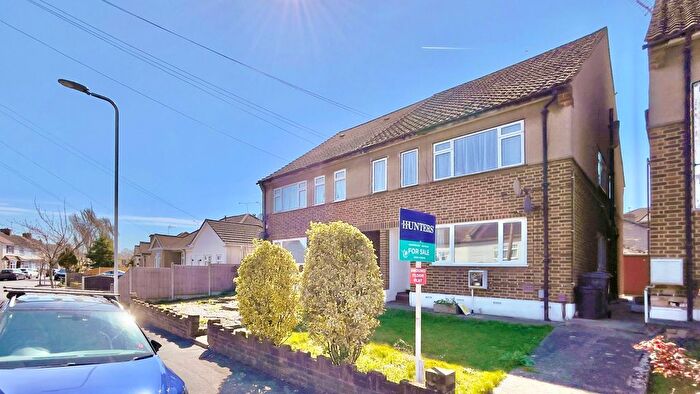 2 Bedroom Flat To Rent In Ethelburga Road, Romford, RM3