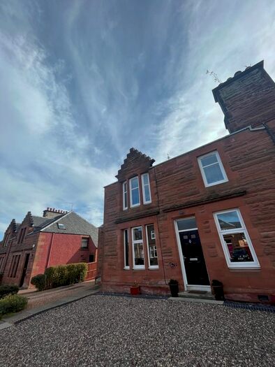 2 Bedroom Flat To Rent In Lower Flat, Clyde Place, Craigie, PH2