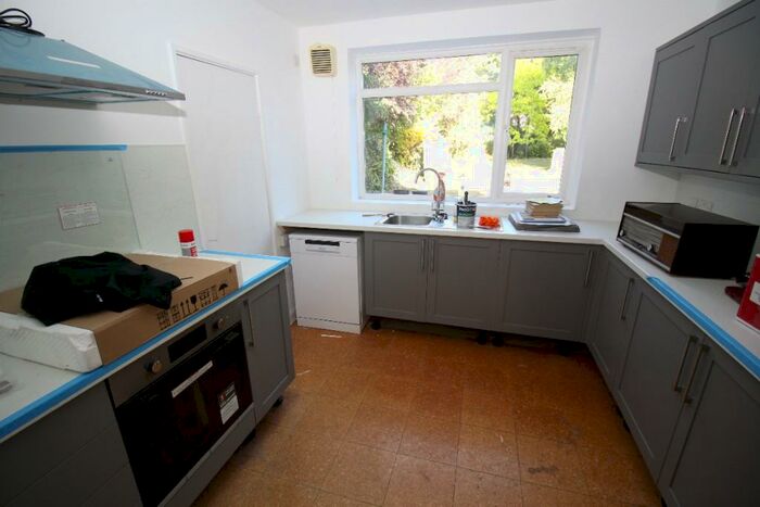 4 Bedroom Semi-Detached House To Rent In Kidbrooke Grove, London, SE3