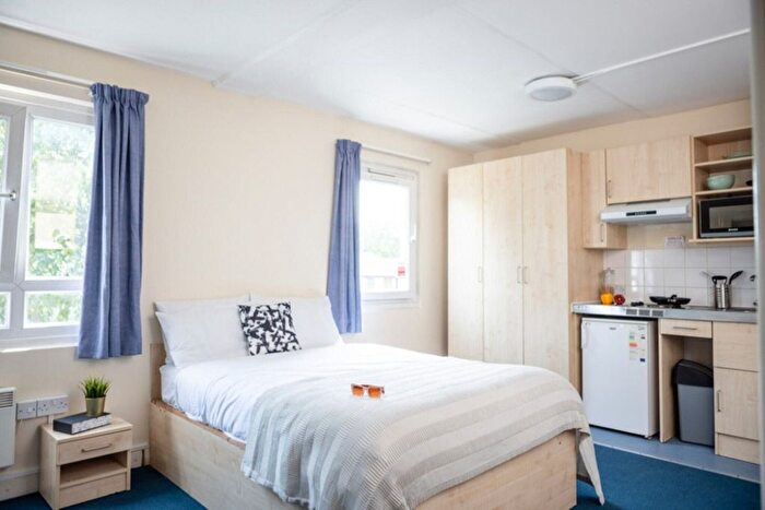 Studio To Rent In Creek Road, London, SE8