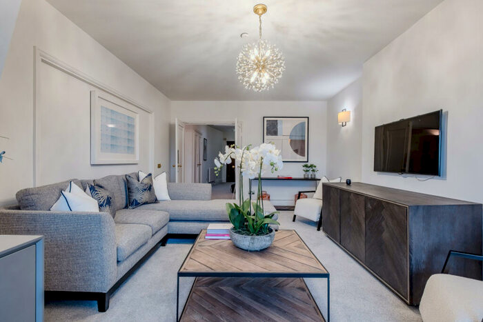 4 Bedroom Flat To Rent In Strathmore Court, St. Johns Wood, London, NW8