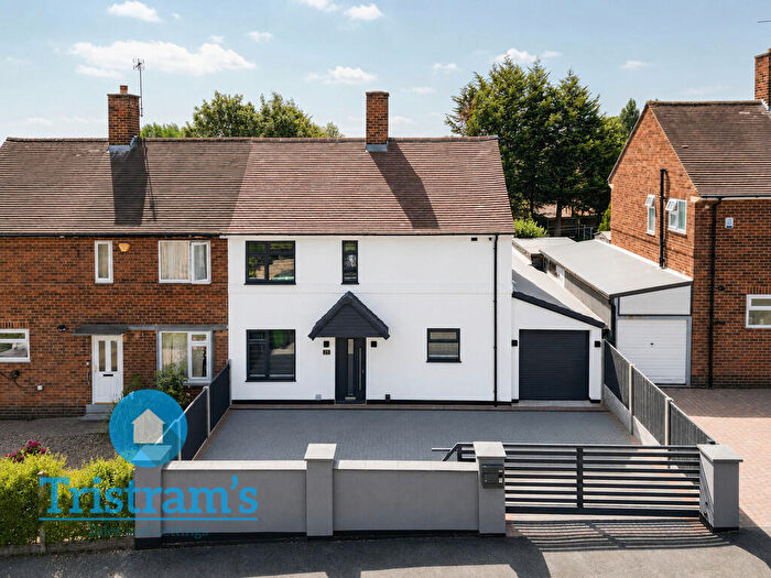 4 Bedroom Semi-Detached House For Sale In Trowell Avenue, Wollaton, NG8