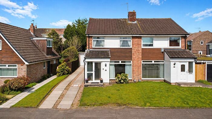 3 Bedroom Semi-Detached House For Sale In Peathill Avenue, Chryston, Glasgow, G69