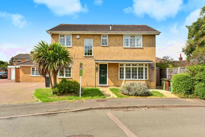 8 Bedroom Semi-Detached House To Rent In Bridgehill Close, Guildford, GU2