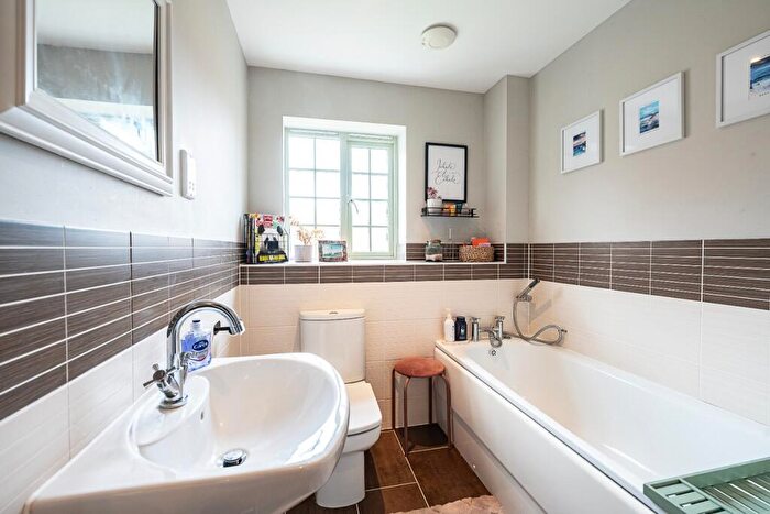 5 Bedroom Town House For Sale In Scarlett Avenue, Wendover, HP22