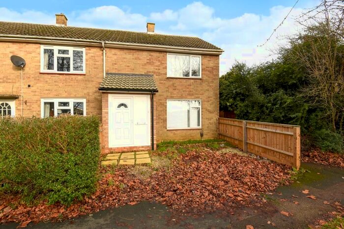 2 Bedroom End Of Terrace House To Rent In Near Town Centre, Bicester, OX26