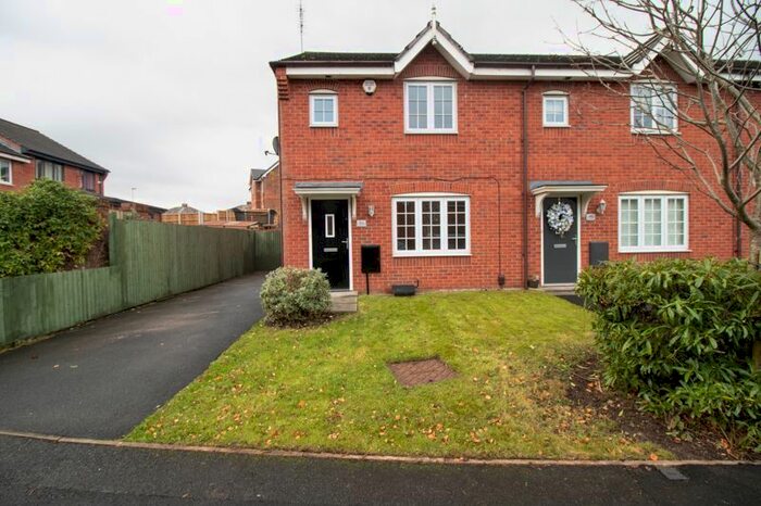 3 Bedroom Semi-Detached House To Rent In Martindale Crescent, Wigan, WN5