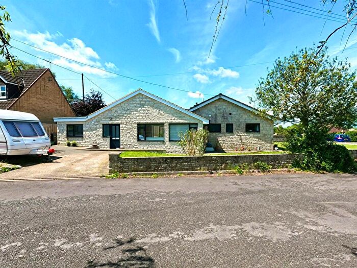 3 Bedroom Detached Bungalow For Sale In Glebeland Close, West Stafford, DT2