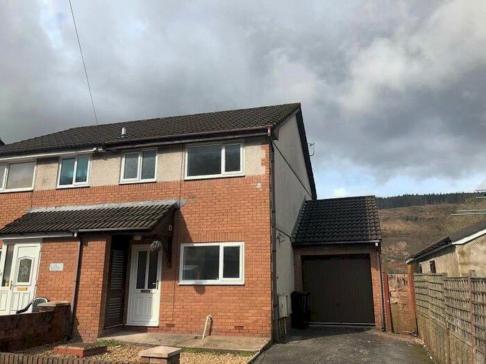 3 Bedroom End Of Terrace House To Rent In Trem Y Dyffryn, , Clyne, Neath Port Talbot. SA11