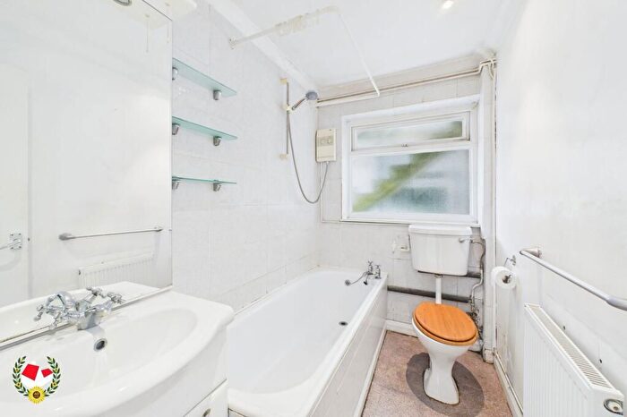 2 Bedroom Maisonette For Sale In Astor Close, Brockworth, Gloucester, GL3